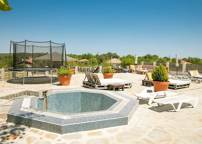 Luxury, Private Pool, Sauna, Beach! Баня