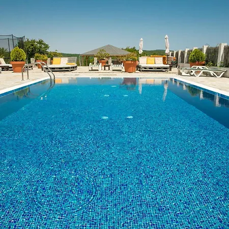 Luxury, Private Pool, Sauna, Beach!